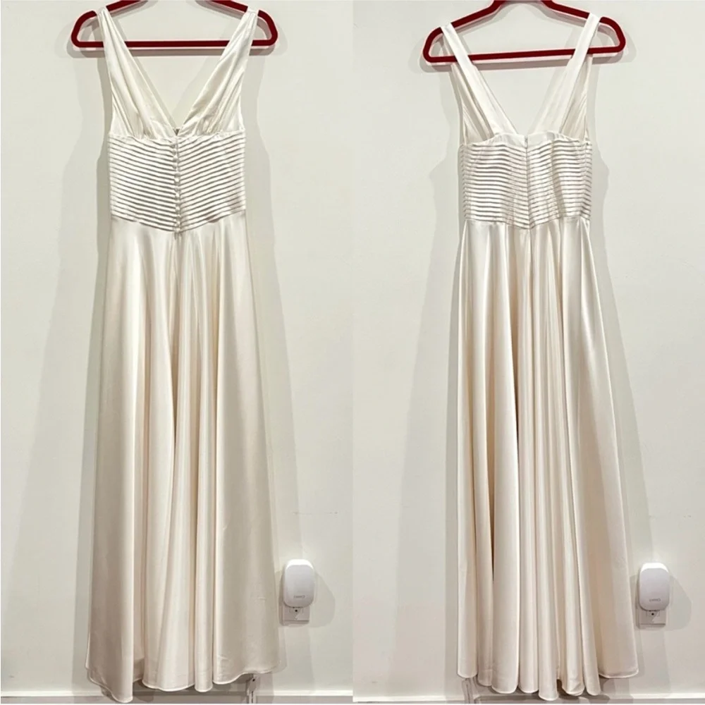 SOLD NWT Reformation Arianwen Satin V-Neck Gown - Picture 5 of 8